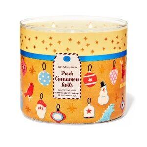 NWT! Bath & Body Works Fresh Cinnamon Rolls Candle
